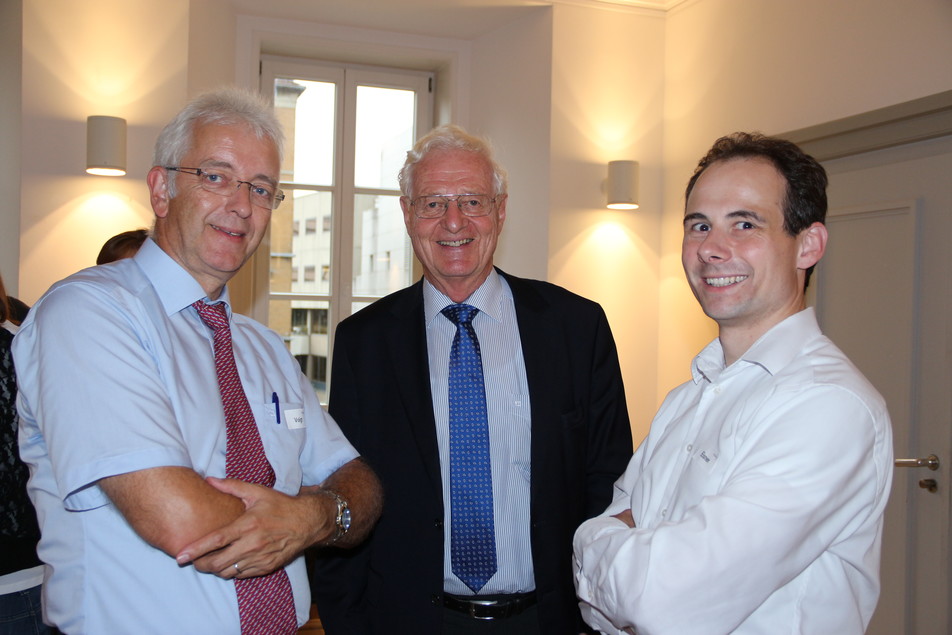 IGF führt Wissenschaft und Wirtschaft zusammen: Prof. Dr. Jens Voigt (Hochschule Trier), Prof. Dr. Helmar Schubert (vormals Karlsruher Institut für Technologie) und Dr. Matthias D. Eisner (Hochwald Foods GmbH).