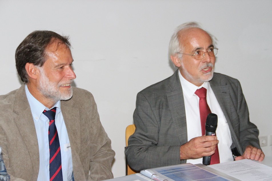 FEI-Geschäftsführer Dr. Volker Häusser und Prof. Dr. Hans-Ulrich Endreß als Stellvertretender Vorsitzender in der 66. FEI-Mitgliederversammlung.