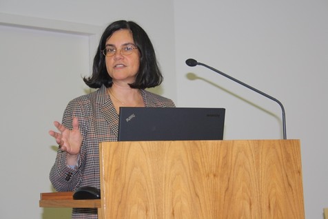 Dr. Nathalie Lecocq (FEDIOL) stellte die Minimierungsstrategien bei der Raffination von Pflanzenölen und -fetten vor.