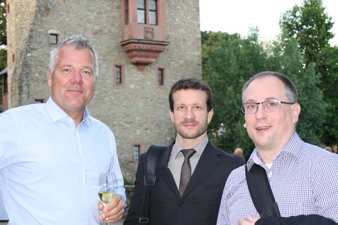Prof. Dr. Stephan Drusch (TU Berlin), Dr. Daniel Kadow (August Storck KG) und Prof. Dr. Sascha Rohn (Universität Hamburg/ILU e.V.) im Gespräch. Prof. Dr. Stephan Drusch (TU Berlin), Dr. Daniel Kadow (August Storck KG) und Prof. Dr. Sascha Rohn (Universität Hamburg/ILU e.V.) im Gespräch.