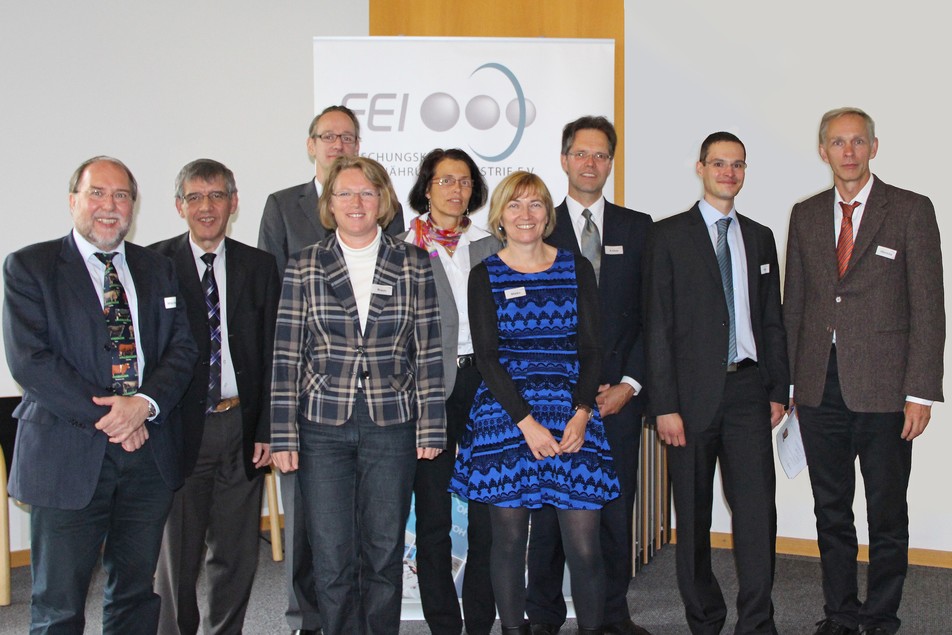 Die Referenten, der FEI-Vorsitzende und der Moderator. Von links: Prof. Dr. Erwin Märtlbauer,  Prof. Dr. Antonio Delgado, Dr. Oliver Schlüter, Prof. Dr. Peggy Braun, Prof. Dr. Heike P. Schuchmann, Prof. Dr. Doris Marko, Dr. Götz Kröner, Dipl.-Ing. Julien Huen und Prof. Dr. Dr. Jörg Hinrichs.