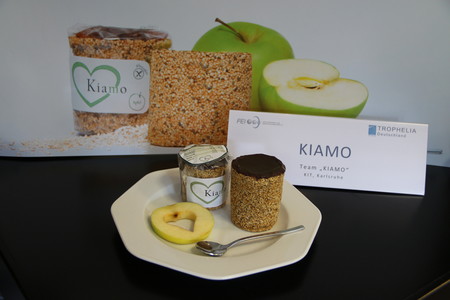 "Kiamo": So heißt der essbare Becher aus Amaranth, Quinoa & Chia, gefüllt mit Apfeljoghurt.