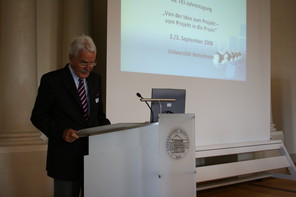 Der Vorsitzende des FEI Dr. J. Kohnke begrüßt die Teilnehmer der 66. FEI-Jahrestagung