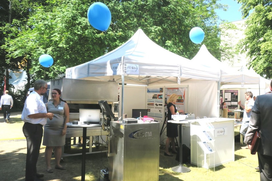 Vor dem großen Ansturm: Der Stand des FEI.