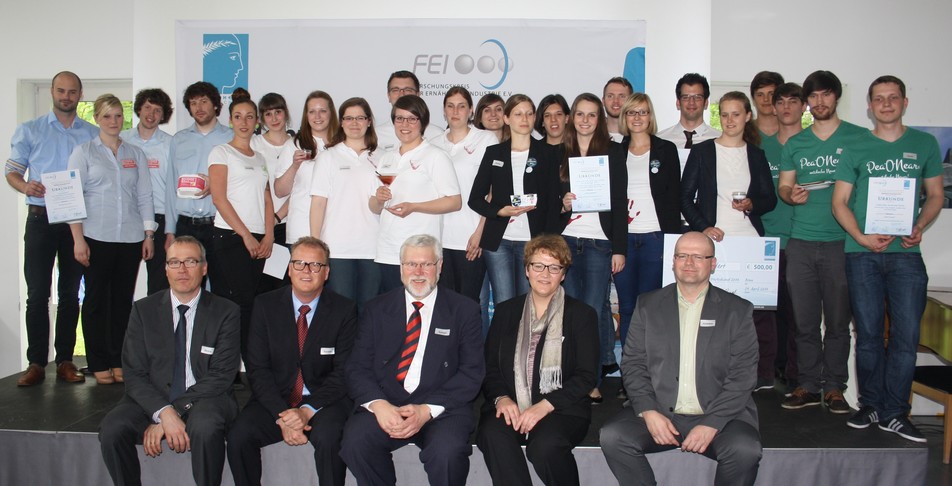 Das war TROPHELIA Deutschland 2014: Alle Teilnehmer und Jurymitglieder des Finales im Uniclub Bonn.