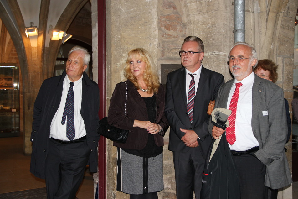 Wiedersehen beim FEI: Dr. Dieter Böttger (MDS-Prozesstechnik GmbH), Astrid und Werner Koch (BOGK e.V.) und Prof. Dr. Hans-Ulrich Endreß (Herbstreith & Fox KG).