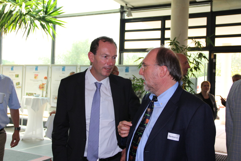 Prof. Dr. Markus Fischer und Prof. Dr. Dr. Erwin Märtlbauer im Gespräch.