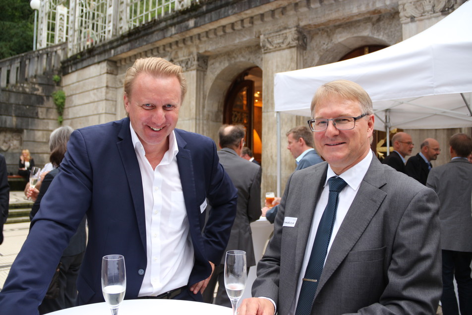 Kurze Unterbrechung des Gesprächs für ein schönes Foto: Dr. Volker Heinz (DIL) und Dr. Jörg Kowalczyk (Südzucker Mannheim/Ochsenfurt).