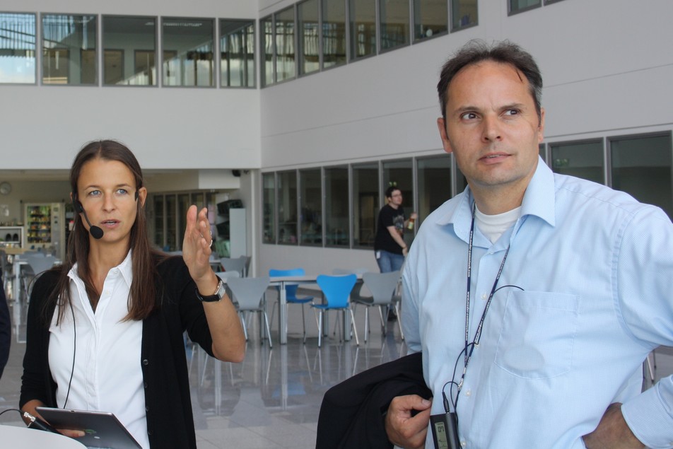 Hat bei Prof. Hinrichs im Rahmen eines FEI-Projektes promoviert: Dr. Aline Holder, die seit 2015 als Research Scientist bei Festo beschäftigt ist und die Führung für die Besucher organisiert und durchgeführt hat.