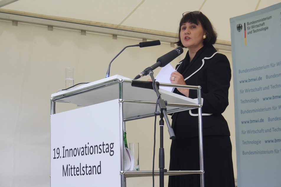 "Traditioneller Treffpunkt des innovativen Mittelstands": AiF-Präsidentin Yvonne Proppert spricht das Grußwort zum 19. Innovationstag Mittelstand.