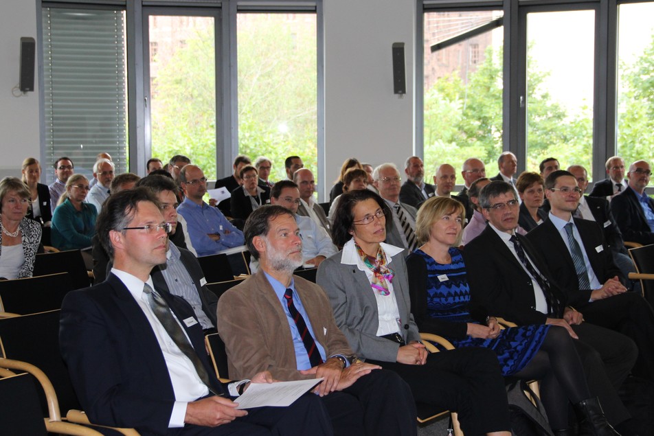 Im Vortragssaal des MRI: Blick ins Plenum.