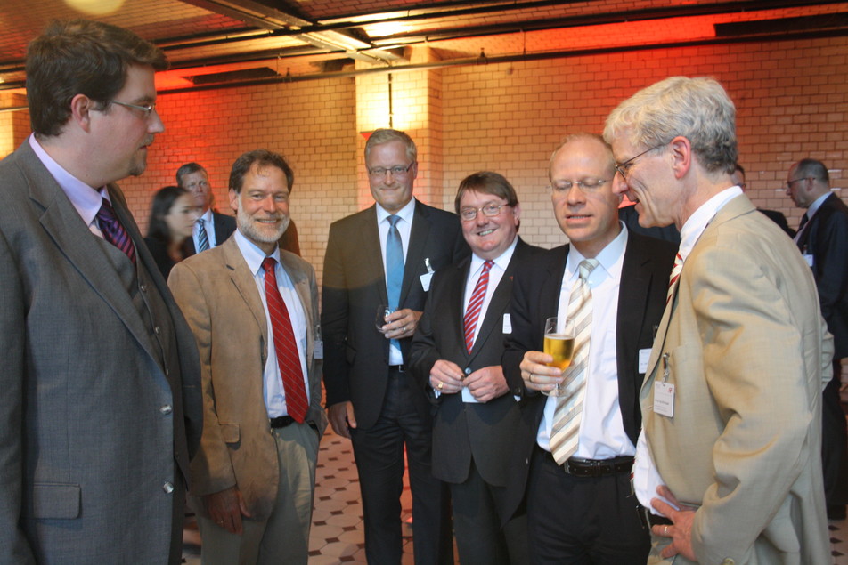 Sind alle große Fans der IGF (von links): Thomas Strixner (TU München), Dr. Volker Häusser (FEI), Prof. Dr. Matthias Rehahn (AiF; TU Darmstadt), Robert Huintges (AiF), Dr. Eduard Neufeld (AiF; Fogra) und Prof. Dr. Ulrich Kulozik (TU München).