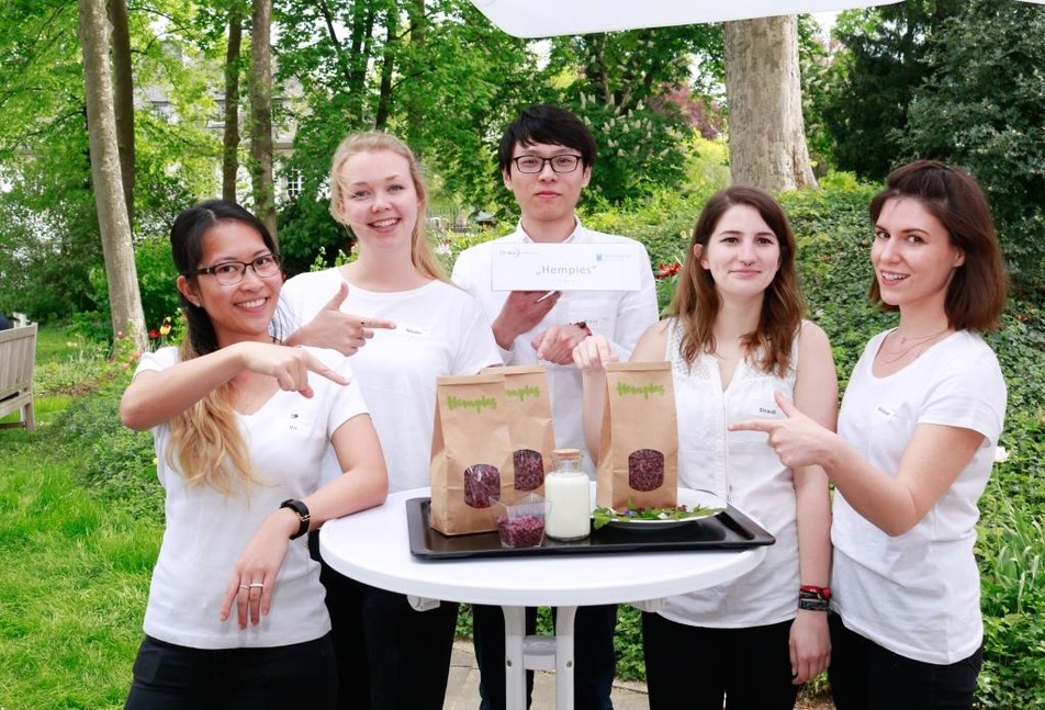 Das ErfinderInnen-Team von "Hempies": Tuyet Mai Vu, Sarah Nieder, Xiong Ke, Jennifer Strauß und Magdalena Norkauer.