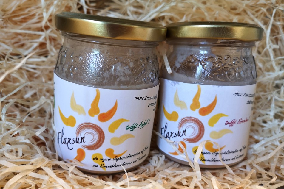 Basierend auf Pressrückständen aus der Herstellung von Sonnenblumen- und Leinsamenöl, ist "Flaxsun" eine pflanzliche Alternative zu klassischem Joghurt.