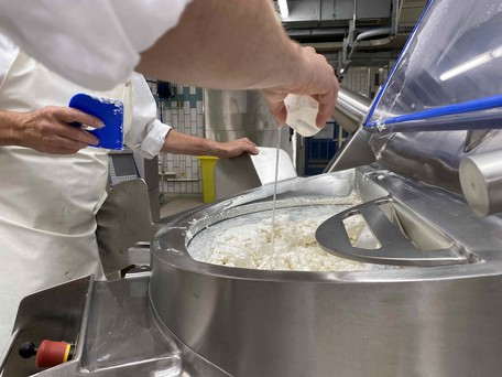 Das pflanzliche Fettgel besteht aus einer Emulsion mit 70 % Fettanteil.