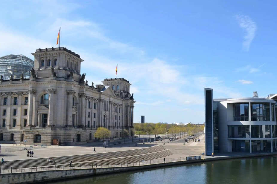 Reichtagsgebäude mit Paul-Löbe-Haus