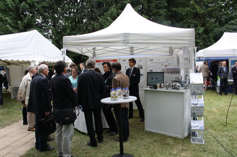 Zelt 31 - da wollen alle hin! Der FEI stellt zusammen mit dem Karlsruher Institut für Technologie (KIT) eine Energiespar-Technologie vor. Zelt 31 - da wollen alle hin! Der FEI stellt zusammen mit dem Karlsruher Institut für Technologie (KIT) eine Energiespar-Technologie vor.