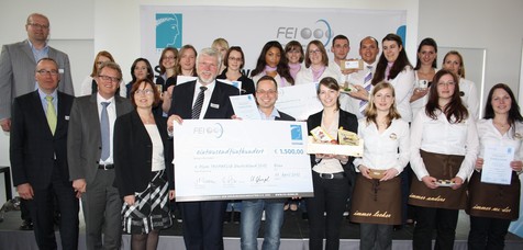 TROPHELIA Deutschland 2012: Teilnehmer, Gewinner und Jurymitglieder bei der Prämierung.