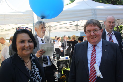 Alexandra Dick, Leiterin Öffentlichkeitsarbeit der AiF und Robert Huintges, Vereins-Geschäftsführer der AiF, freuen sich über die gelungene Veranstaltung. Alexandra Dick, Leiterin Öffentlichkeitsarbeit der AiF und Robert Huintges, Vereins-Geschäftsführer der AiF, freuen sich über die gelungene Veranstaltung.