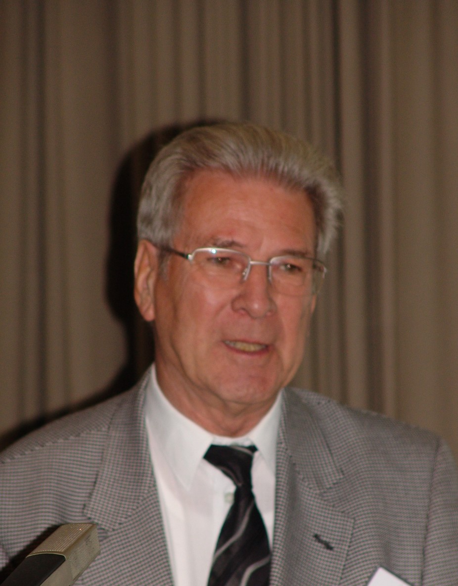 Dr. Rolf Stute