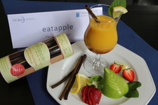More taste, less waste: "eatapple", der essbare Trinkhalm auf Basis von Apfeltrester.