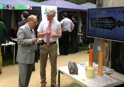 Ein letzter offizieller Besuch am FEI-Stand: MnR Dr. Hans-Dieter Belter, Referatsleiter im BMWi und verantwortlich für das Förderprogramm ZIM.