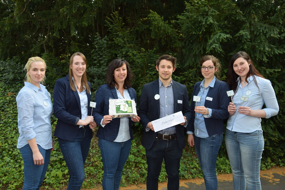 Von der Spree an den Rhein angereist: Das Team der Technischen Universität Berlin hat die "Pulp-Chips" entwickelt. Rübe mal anders!