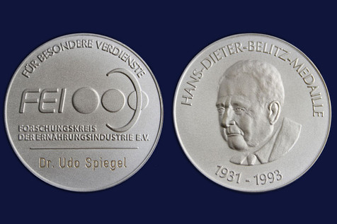 Die Belitz-Medaille für Dr. Udo Spiegel – eine Auszeichnung für besondere Verdienste um die Industrielle Gemeinschaftsforschung. Die Belitz-Medaille für Dr. Udo Spiegel – eine Auszeichnung für besondere Verdienste um die Industrielle Gemeinschaftsforschung.