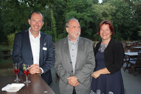 Aus Hamburg und München angereist: Prof. Dr. Markus Fischer (Universität Hamburg), Prof. Dr. Erwin Märtlbauer (Universität München) und Prof. Dr. Cornelia Deeg (Universität München). Aus Hamburg und München angereist: Prof. Dr. Markus Fischer (Universität Hamburg), Prof. Dr. Erwin Märtlbauer (Universität München) und Prof. Dr. Cornelia Deeg (Universität München).
