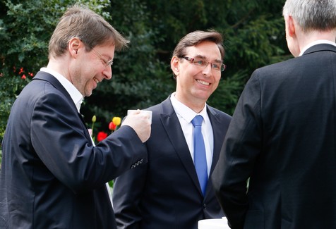 Moderierte zusammen mit Prof. Dr. Jörg Hinrichs das 18. FEI-Kooperationsforum: PD Dr. Martin Steinhaus vom Leibniz-Institut für Lebensmittel-Systembiologie an der TU München. Links: Prof. Dr. Matthias Wüst (Uni Bonn). Moderierte zusammen mit Prof. Dr. Jörg Hinrichs das 18. FEI-Kooperationsforum: PD Dr. Martin Steinhaus vom Leibniz-Institut für Lebensmittel-Systembiologie an der TU München. Links: Prof. Dr. Matthias Wüst (Uni Bonn).