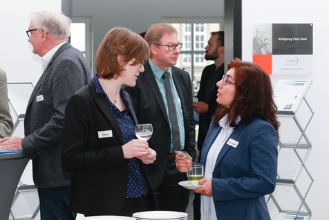 Vanessa Völkel (Elea Vertriebs- und Vermarktungsgesellschaft mbH) im Gespräch mit Bahareh Bahadori (vorm. Ernst Böcker GmbH & Co. KG). Vanessa Völkel (Elea Vertriebs- und Vermarktungsgesellschaft mbH) im Gespräch mit Bahareh Bahadori (vorm. Ernst Böcker GmbH & Co. KG).