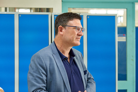 Nimmt sich zwei Stunden Zeit für den Besuch und nimmt viel Neugelerntes mit: Dr. Stefan Kaufmann. Nimmt sich zwei Stunden Zeit für den Besuch und nimmt viel Neugelerntes mit: Dr. Stefan Kaufmann.